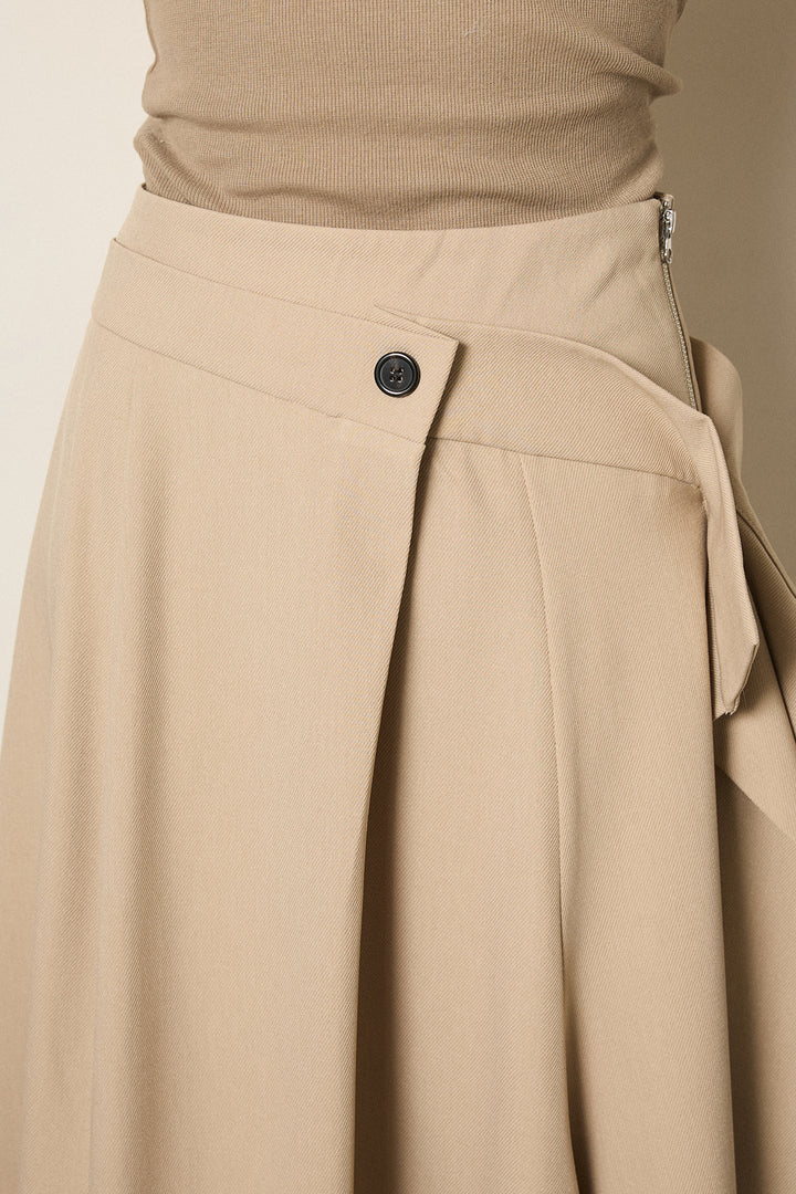 変形シルエットスカート