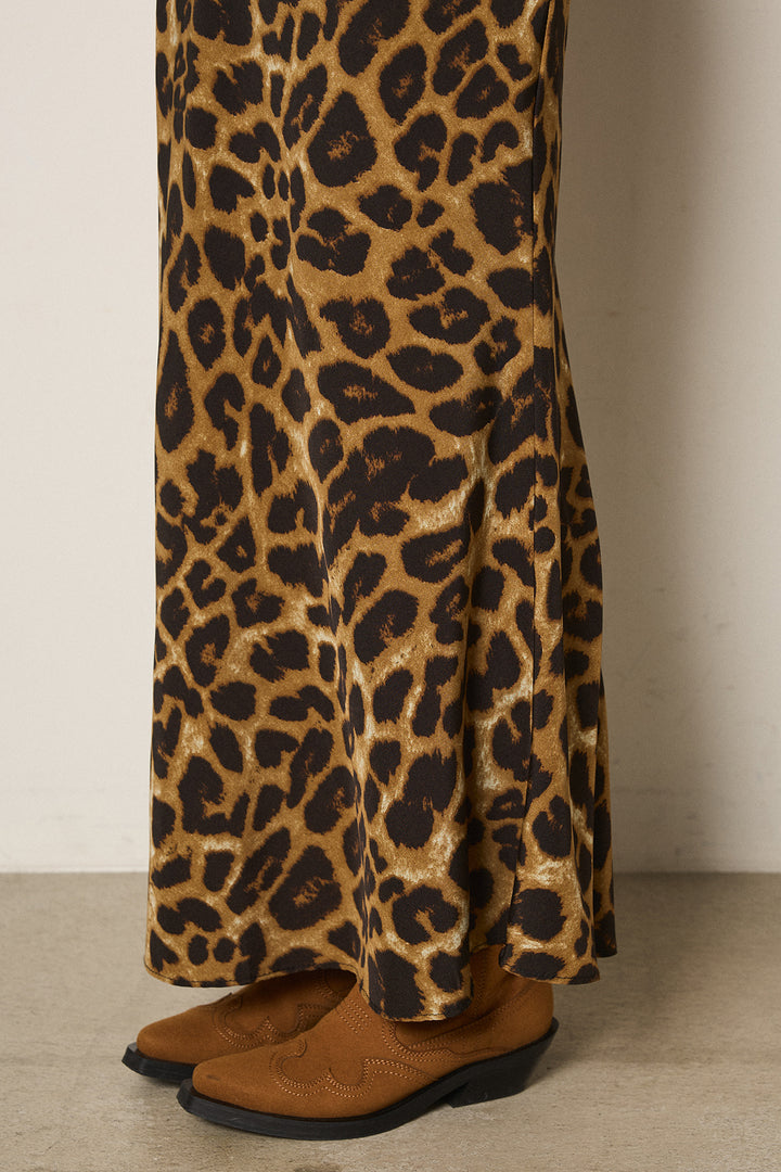 [SET]ウォッシャブルエコレザービックカフスシャツ+レオパードサテンナロースカート(2set)