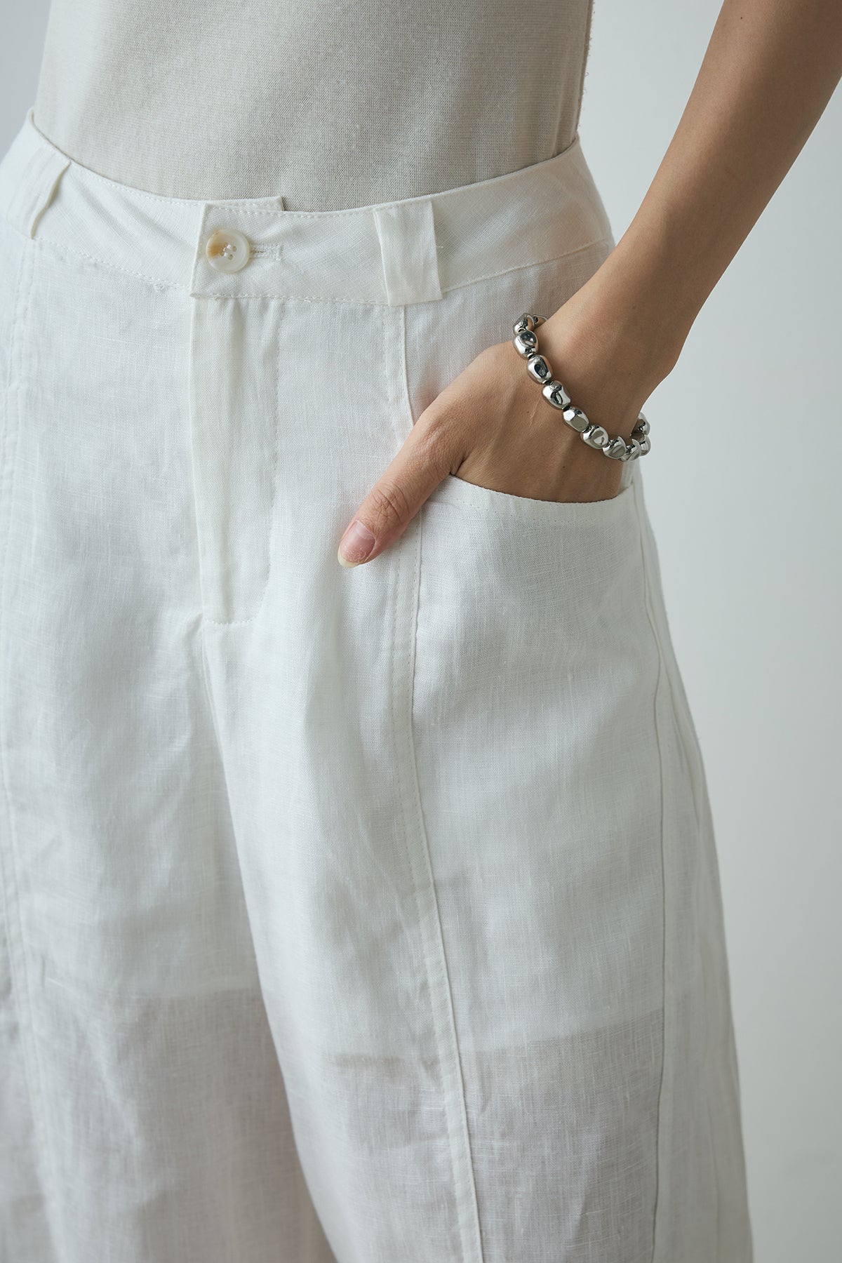 ebure　麻100％　センタープリーツワイドパンツ　ナチュラル　36 ebure 麻100％ センタープリーツワイドパンツ ナチュラル 36