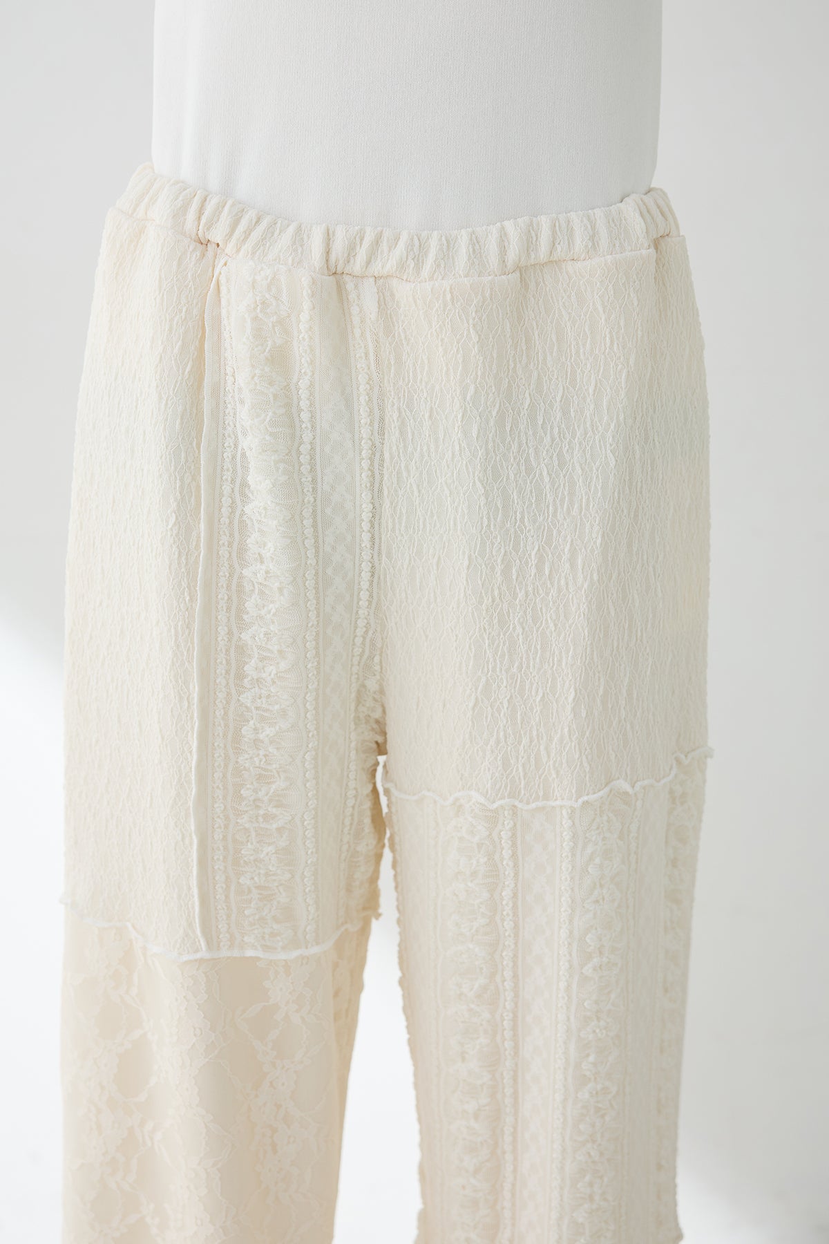 タグ付✨️TODAYFUL パッチワークレースパンツ ホワイト TODAYFUL（トゥデイフル）の「パッチワークレースパンツ（その他