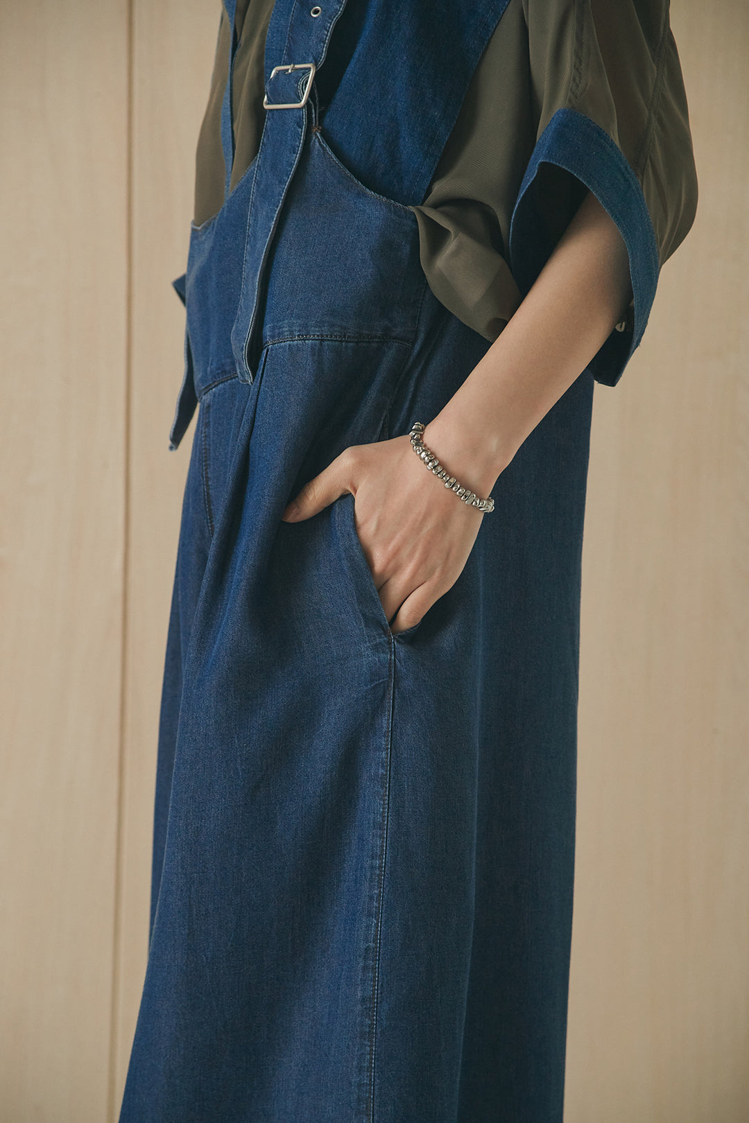 [SET]半袖モノトーングラフィックトップス+前後2WAYテンセルデニムサロペット(2set)