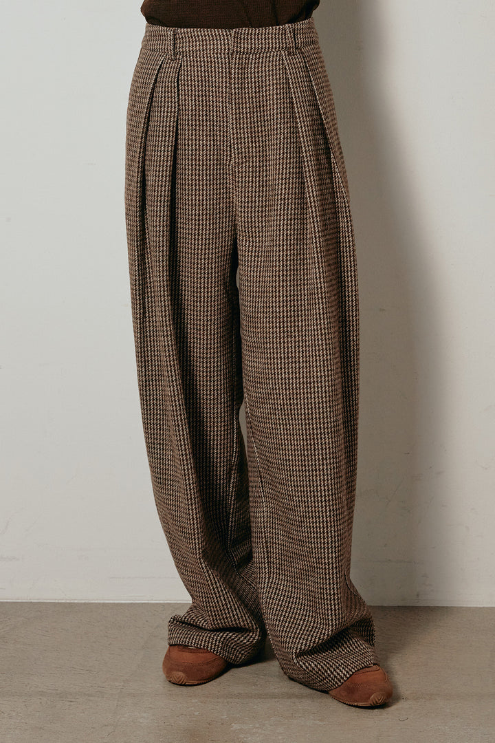 [SET]深Vネックチョウチョヤーンニットトップス+ガンクラブチェックタックパンツ(2set)