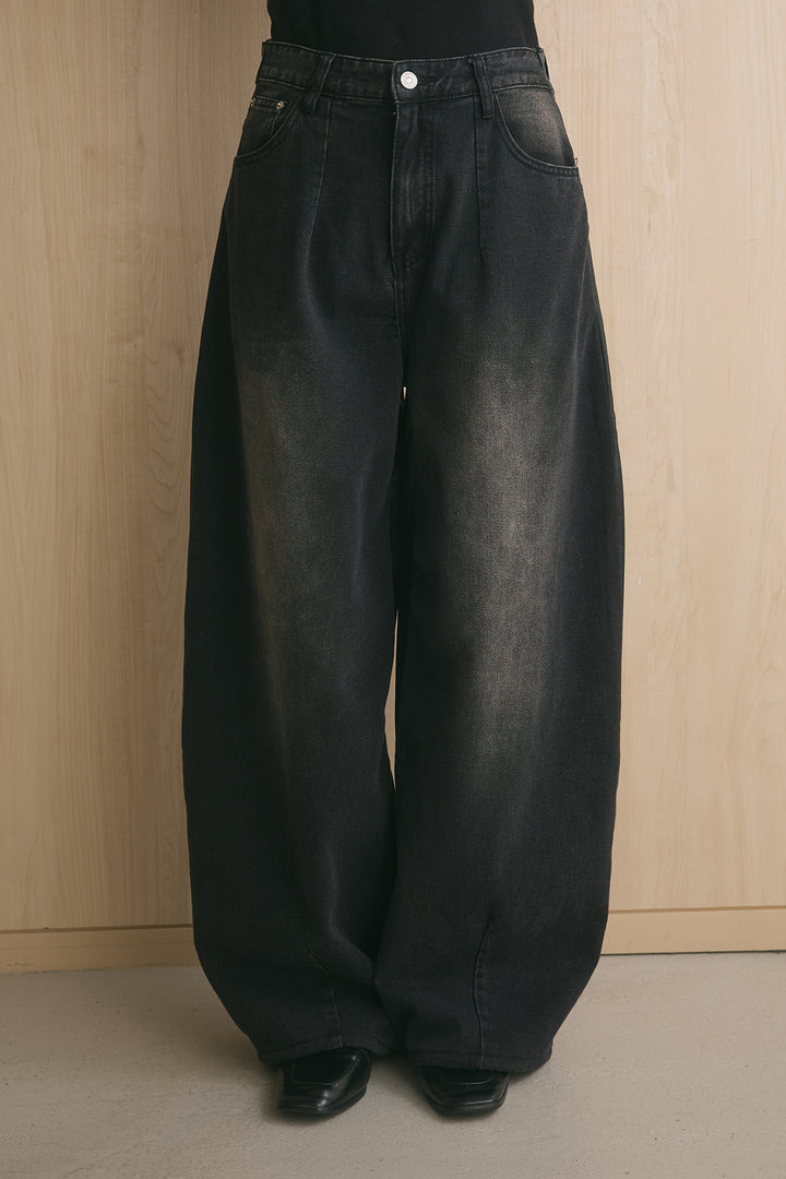 レザーライクドッキングカーブデニムパンツ