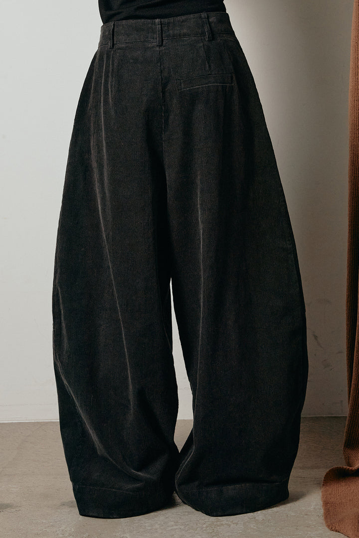 タック入りコーデュロイワイドパンツ