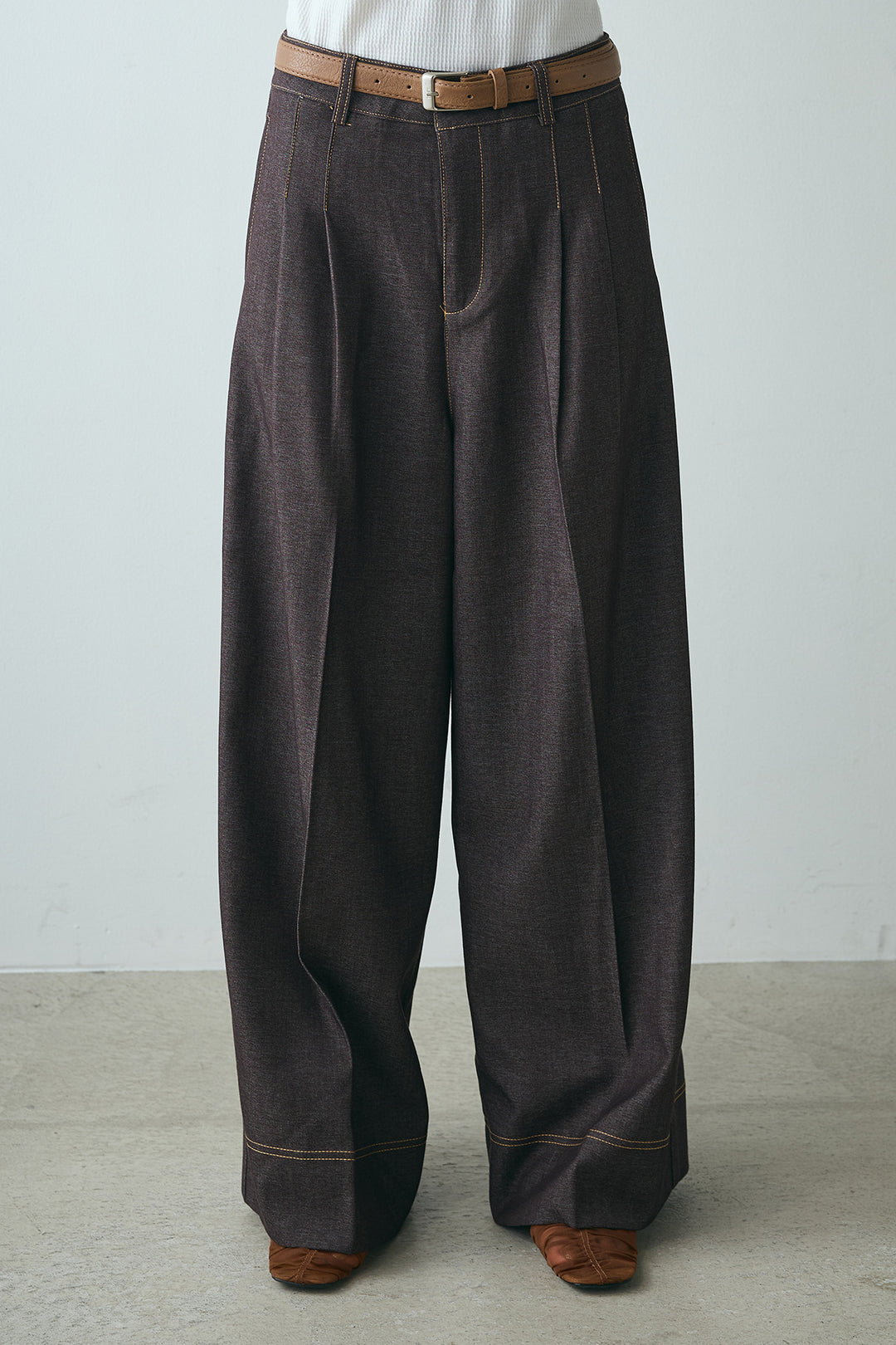 ステッチデザインベルトワイドパンツ