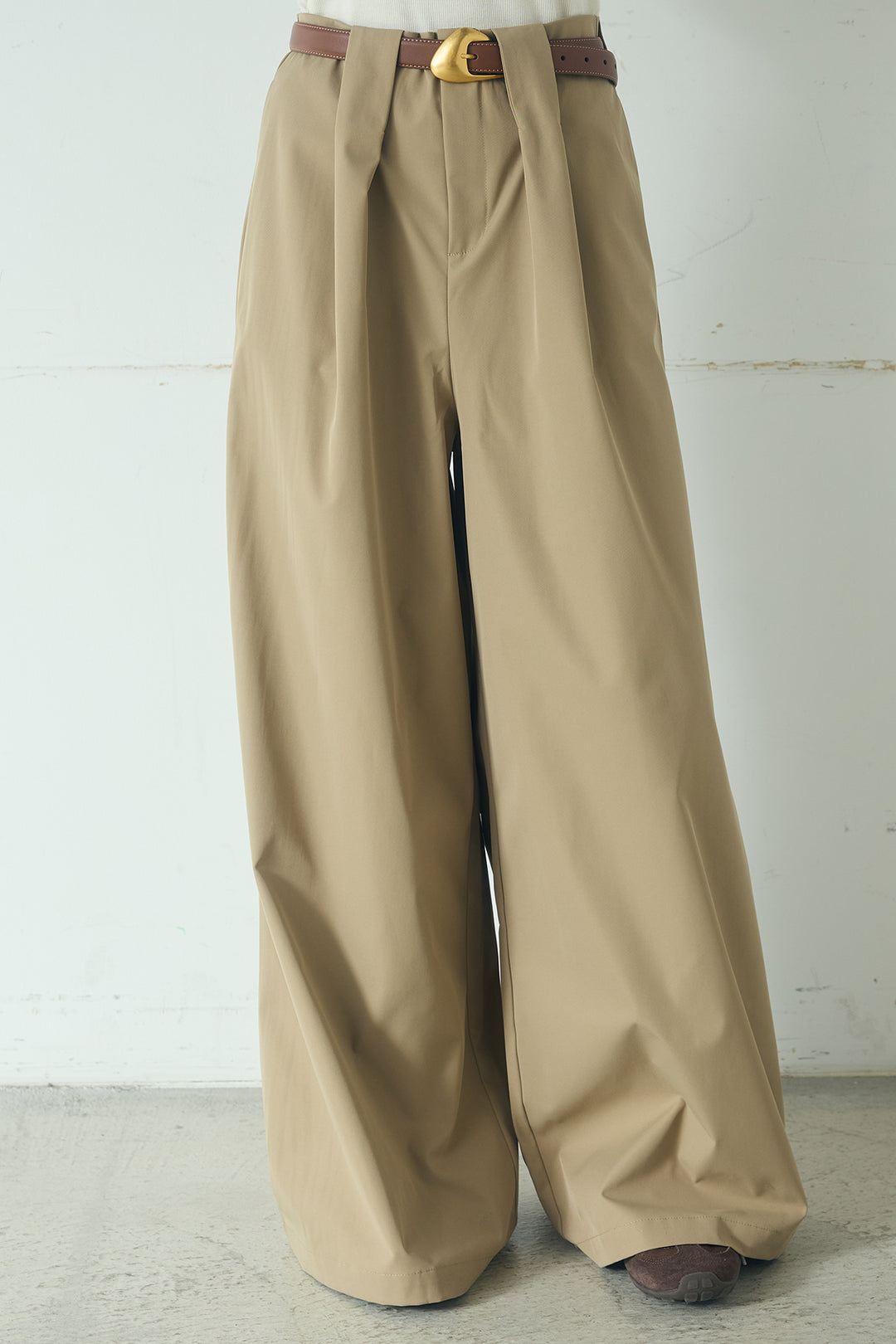 [SET]Vネックデニムフリルトップス+ベルトループデザインハイウエストタックパンツ(2set)