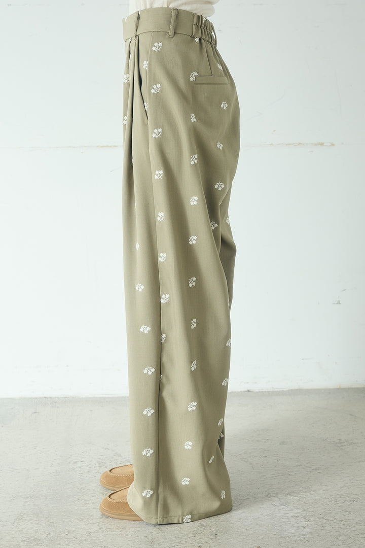 [SET]ノーカラーフロントギャザージップアウター+花柄刺繍ツイルタックパンツ+ニュアンスウェーブ刺繍シアーチュールパンツ(3set)