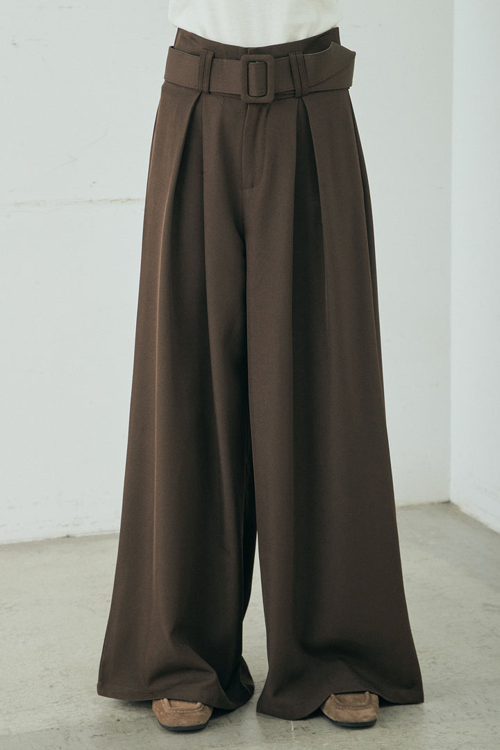 ベルト付きツータックワイドパンツ