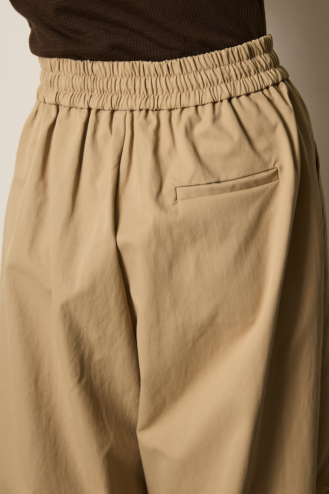 ワイドタック入りパンツ