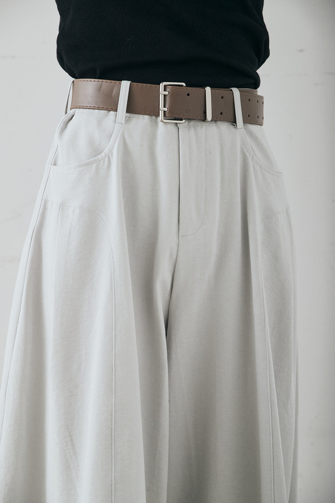 ベルト付きサイドタックワイドパンツ