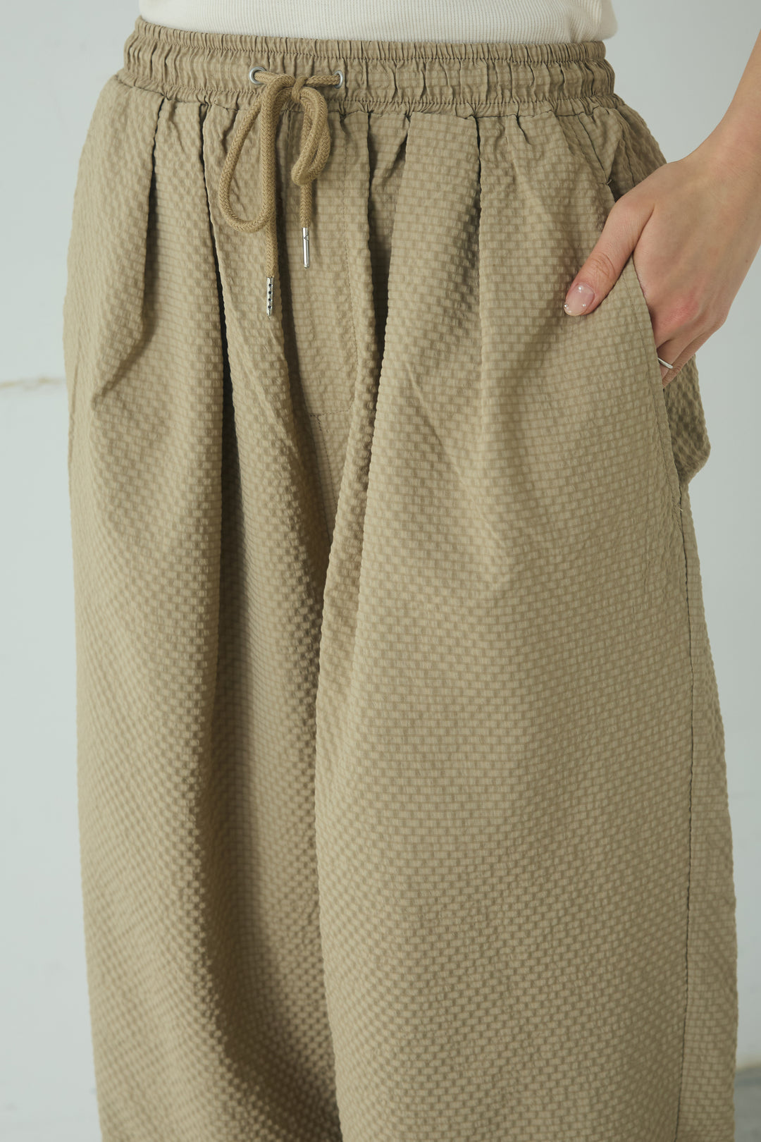 [SET]メッシュ編みビスチェセットVネックプルオーバー+カラーデニムタックカーブパンツ(2set)