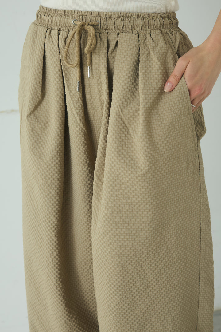 [SET]メッシュ編みビスチェセットVネックプルオーバー+カラーデニムタックカーブパンツ(2set)