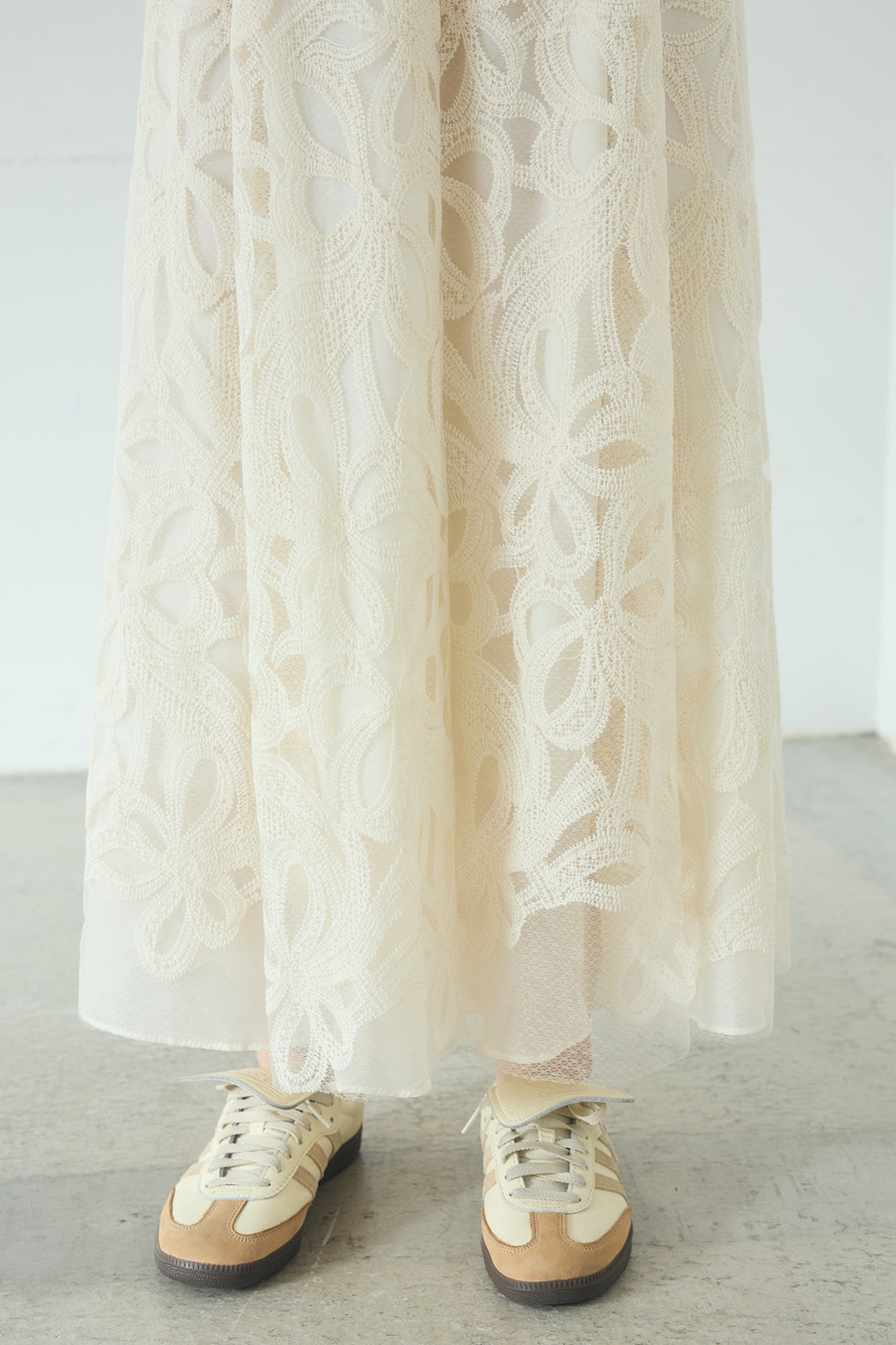 [SET]ベルト付きスタンドネックアウター+ニュアンス柄刺繍スカート(2set)