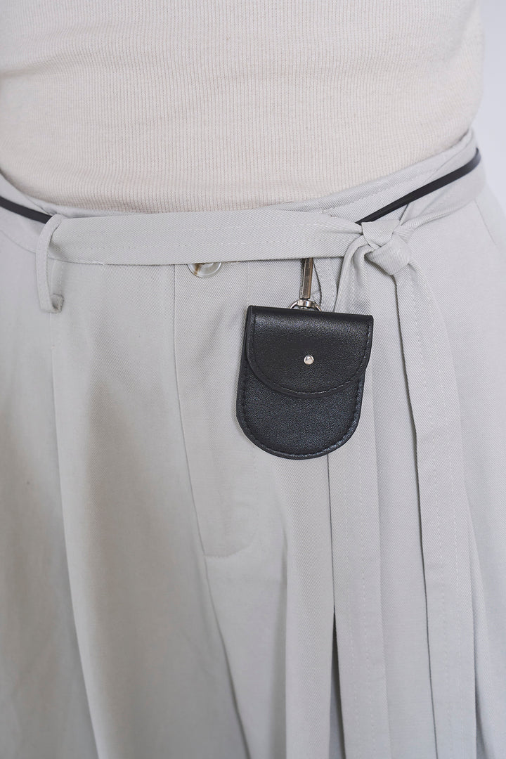 紐ベルト付きカーブワイドパンツ