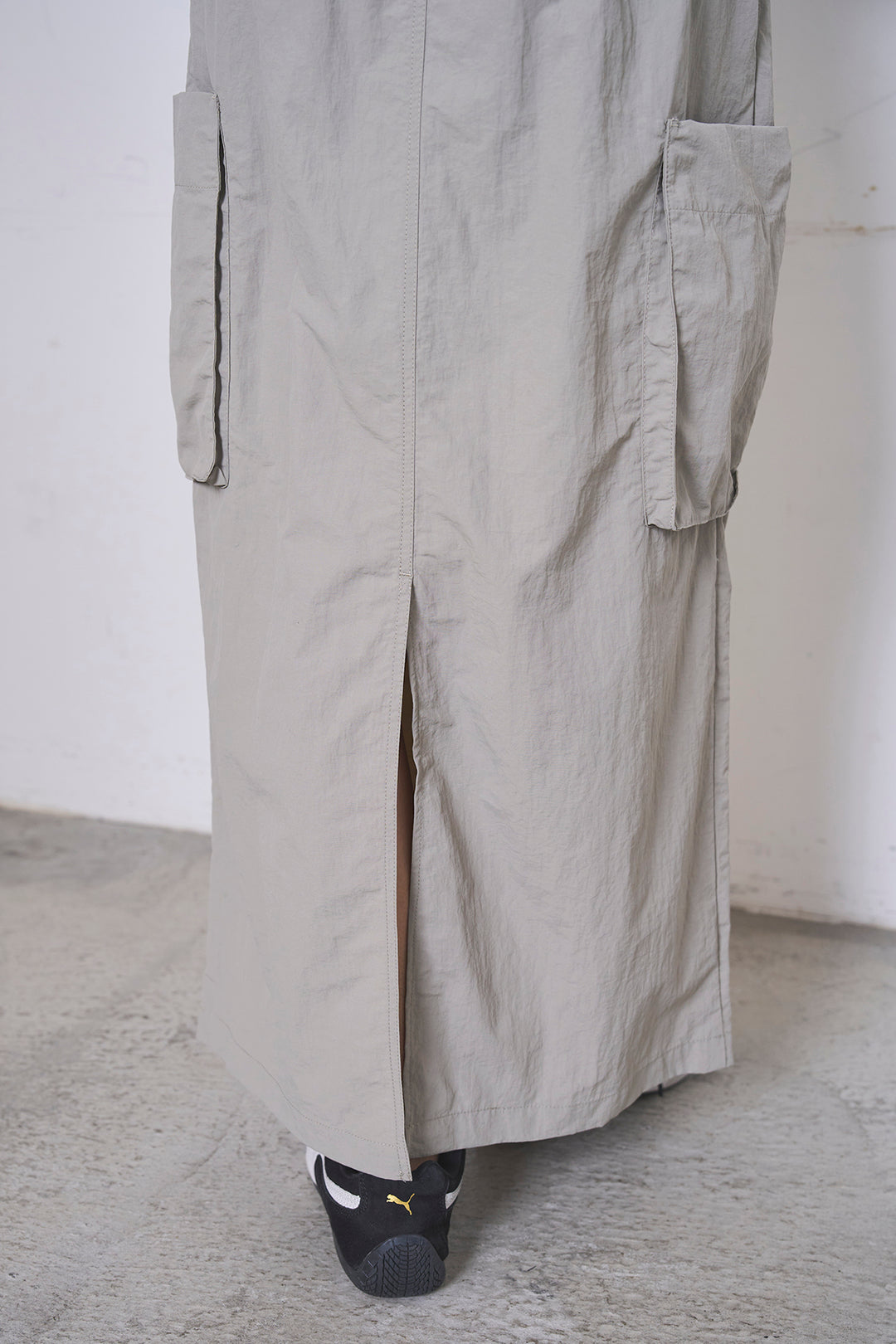 [SET]リサイクルポリニュアンス釦カーデ+撥水加工ナイロンスカート(2set)