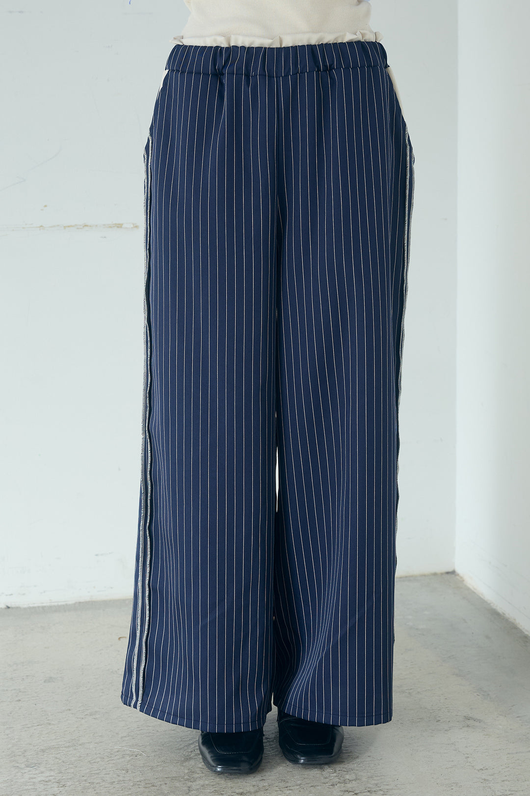 [SET]サイド留め具デザインシャツ+ストライプ柄トラックイージーパンツ(2set)