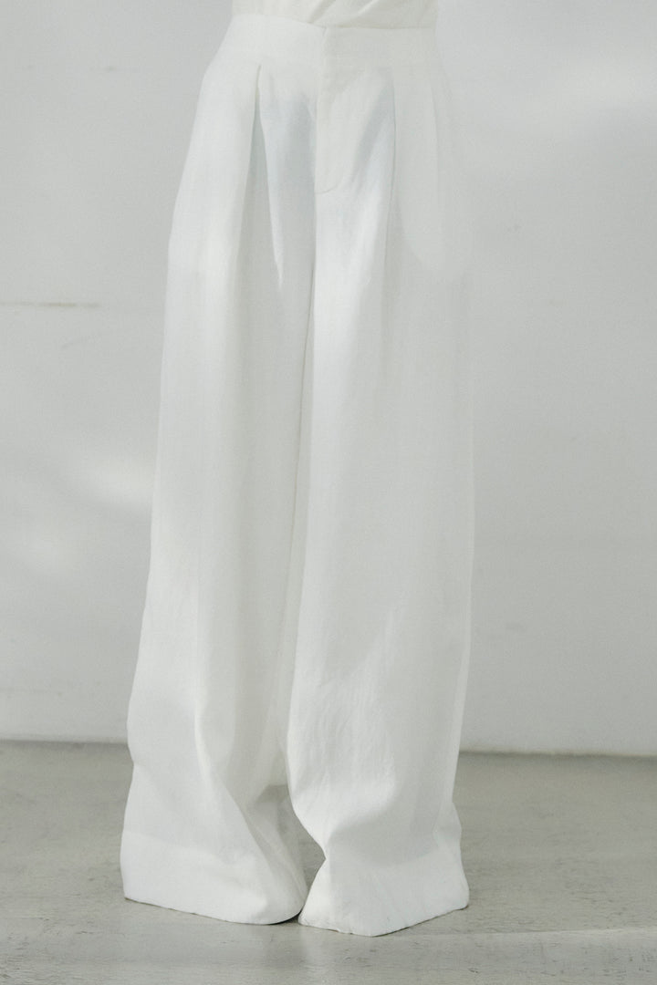 リネン混タックストレートワイドパンツ