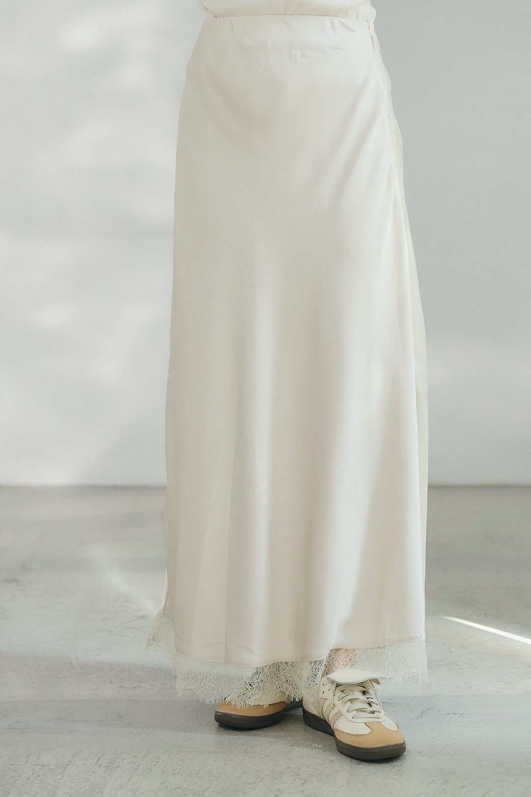 [SET]レースハーフジップアップフーディー+バイアスナローサテンスカート(2set)