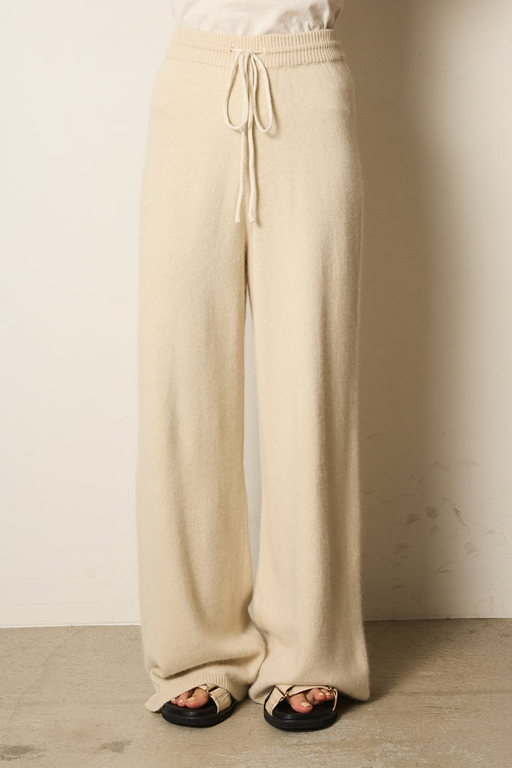 ウエストゴムリラックスニットパンツ