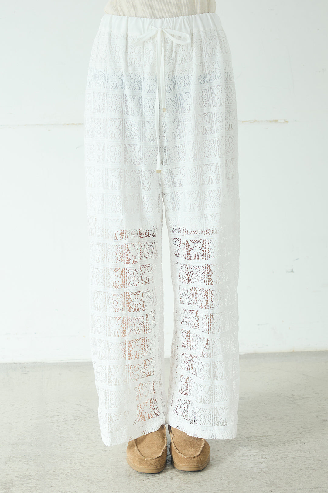 [SET]パッチワークレースショート丈フードシャツ+パッチワークレースイージーパンツ(2set)