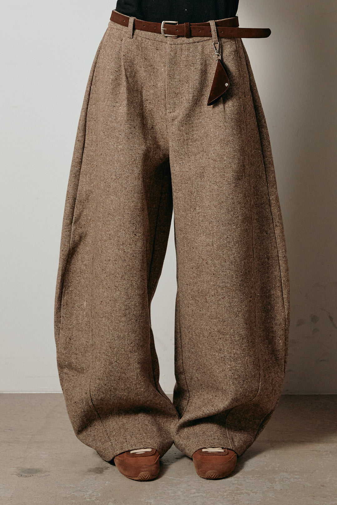 [SET]ハイネックジップデザインニットトップス+ベルト付きネップツイードカーブパンツ(2set)