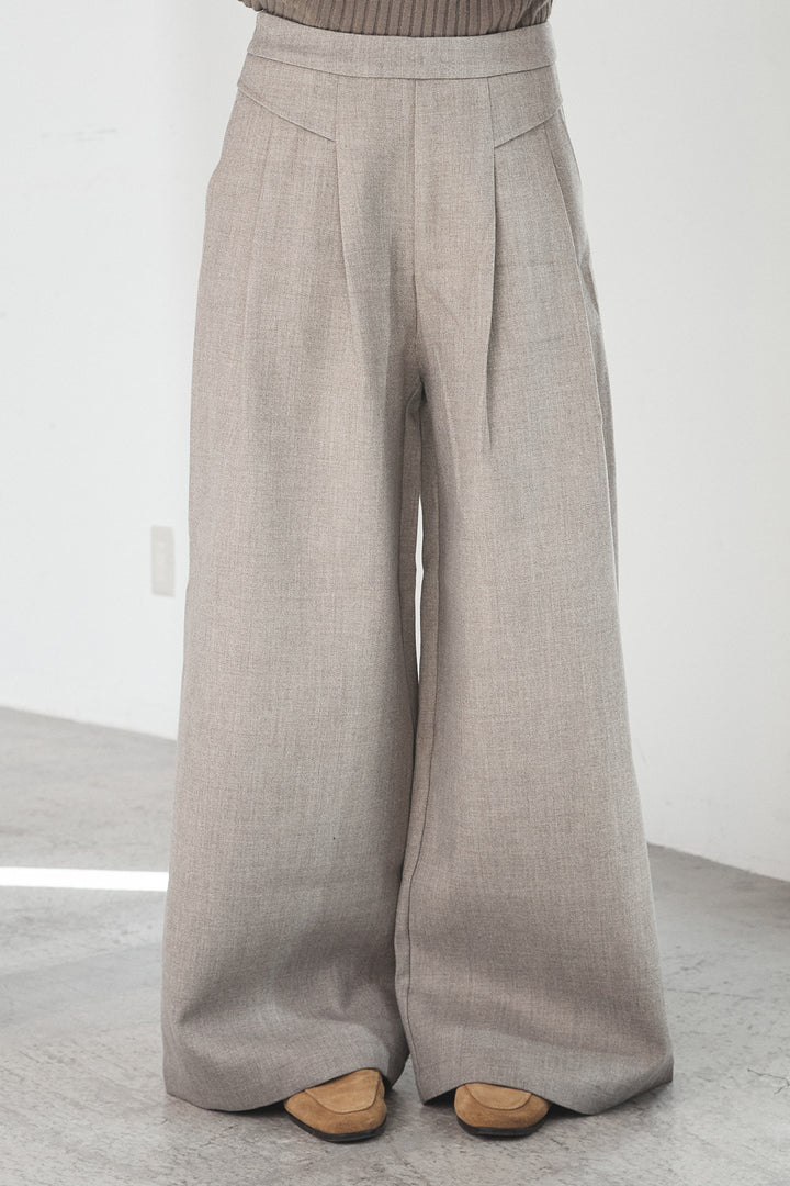 イレギュラータックワイドパンツ