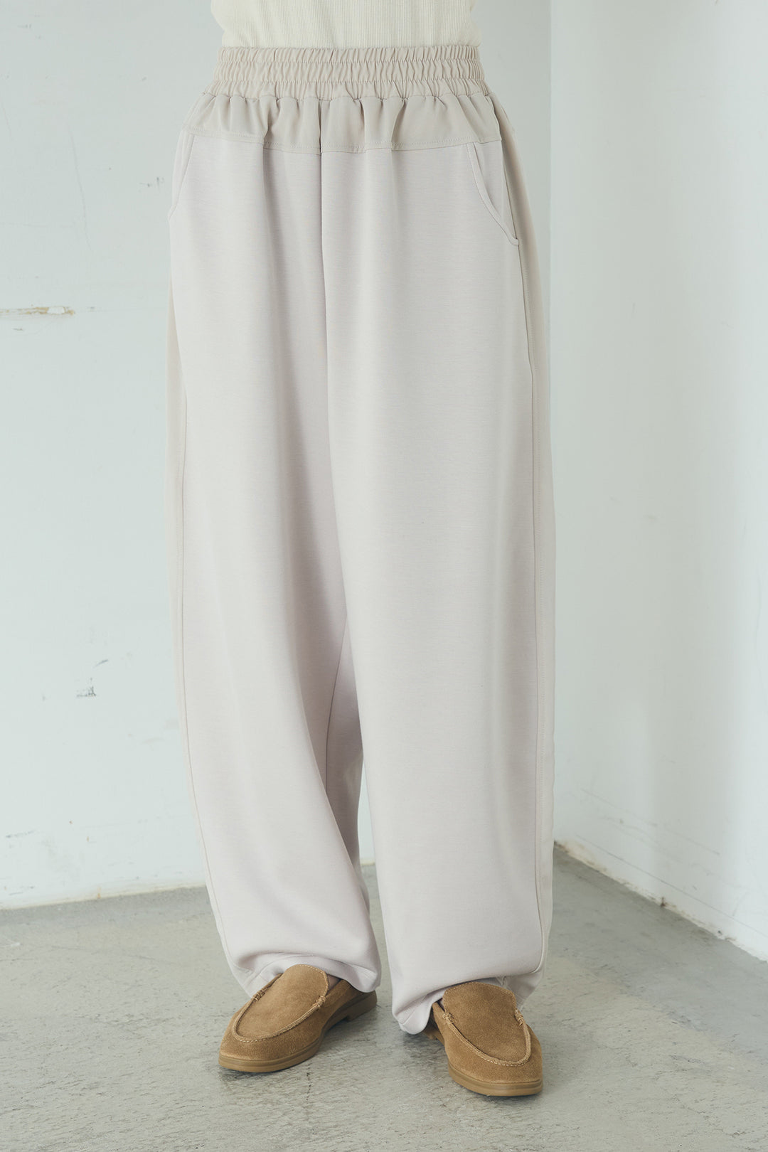 [SET]ネックギャザーフリルスウェット+異素材切り替えスウェットパンツ(2set)