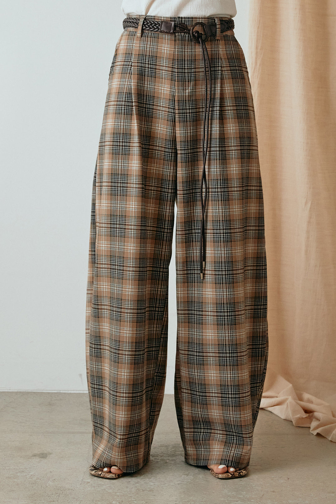 [SET]ボアワイドトップス+編みベルト付きタータンチェックワイドパンツ(2set)