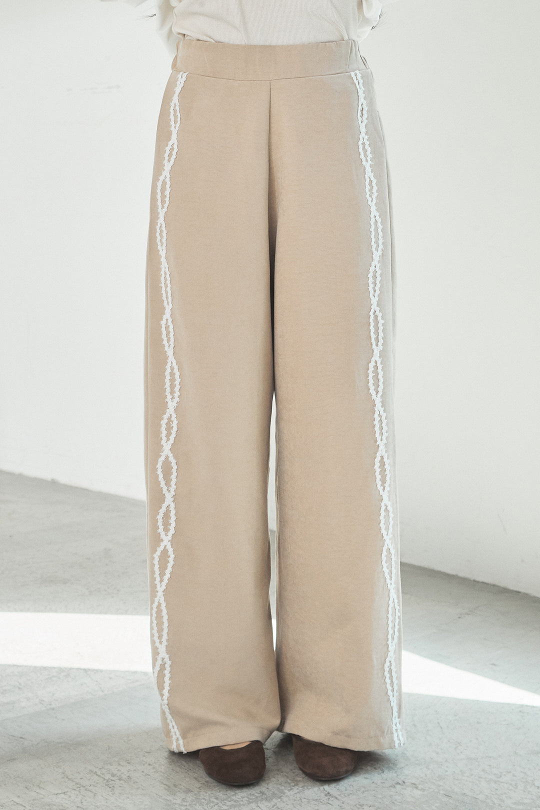 [SET]ニットキャミ付きシャツ+刺繡テープラインパンツ(2set)