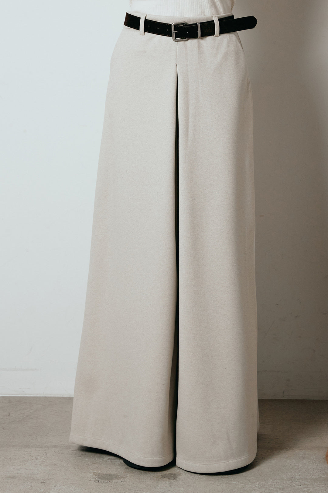 [SET]ケープデザインケーブルニットトップス+ベルト付きフロントタックデザインパンツ(2set)