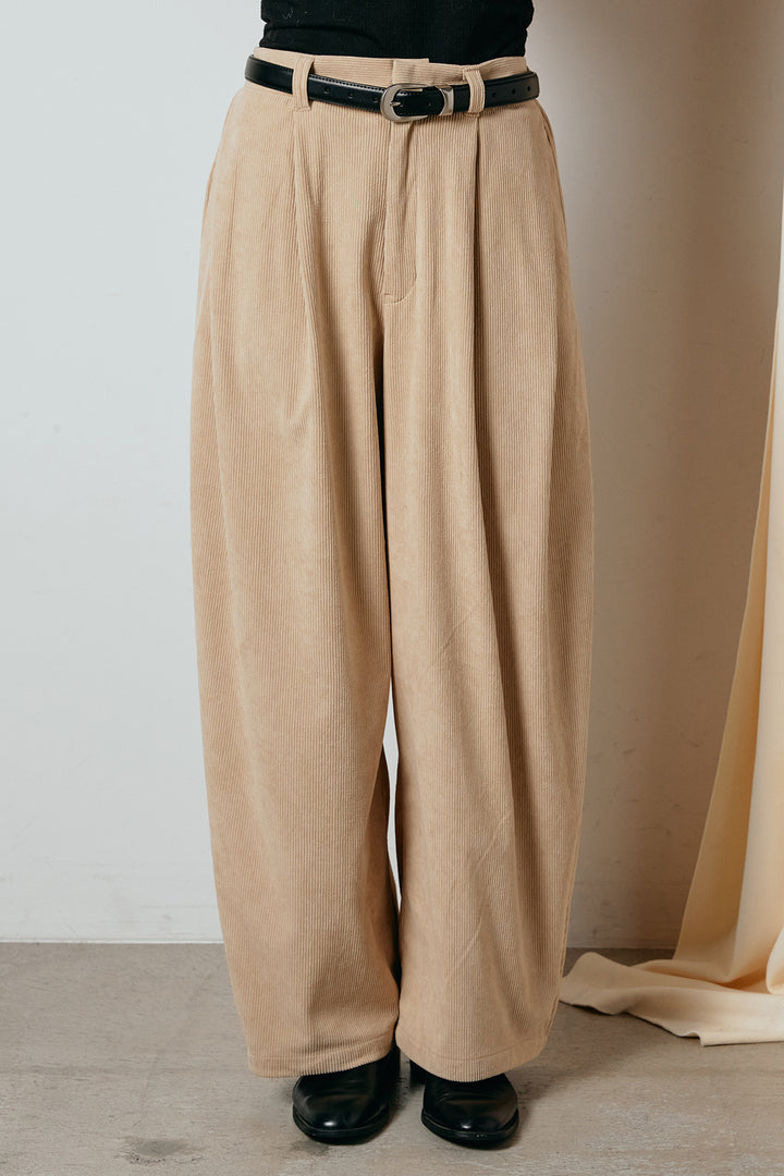 コーデュロイサイドタックコクーンパンツ