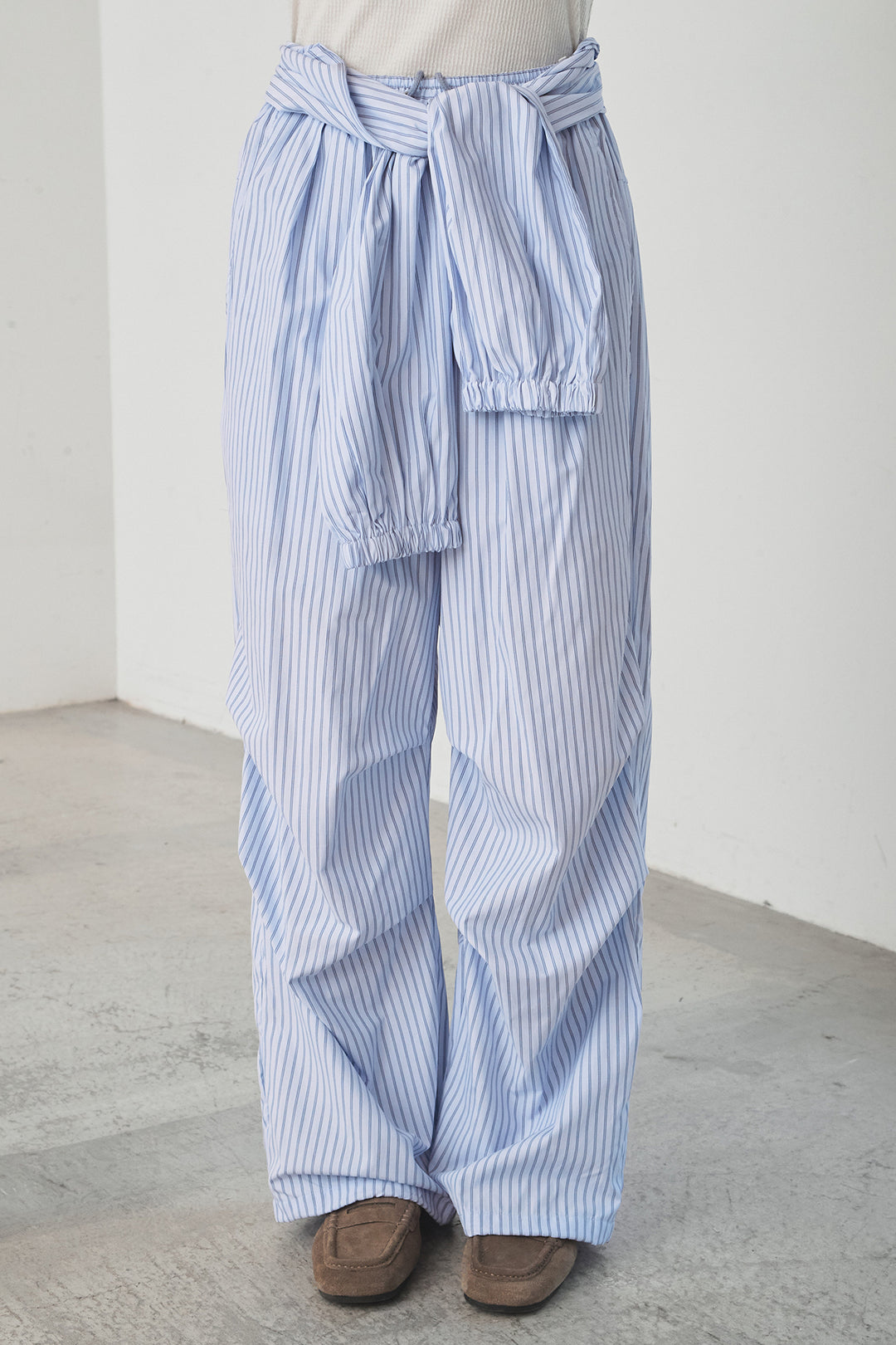 [SET]シアー×ポンチブルゾン+ストライプウエスト巻きジョガーパンツ+長袖アソートフォトTシャツ(3set)