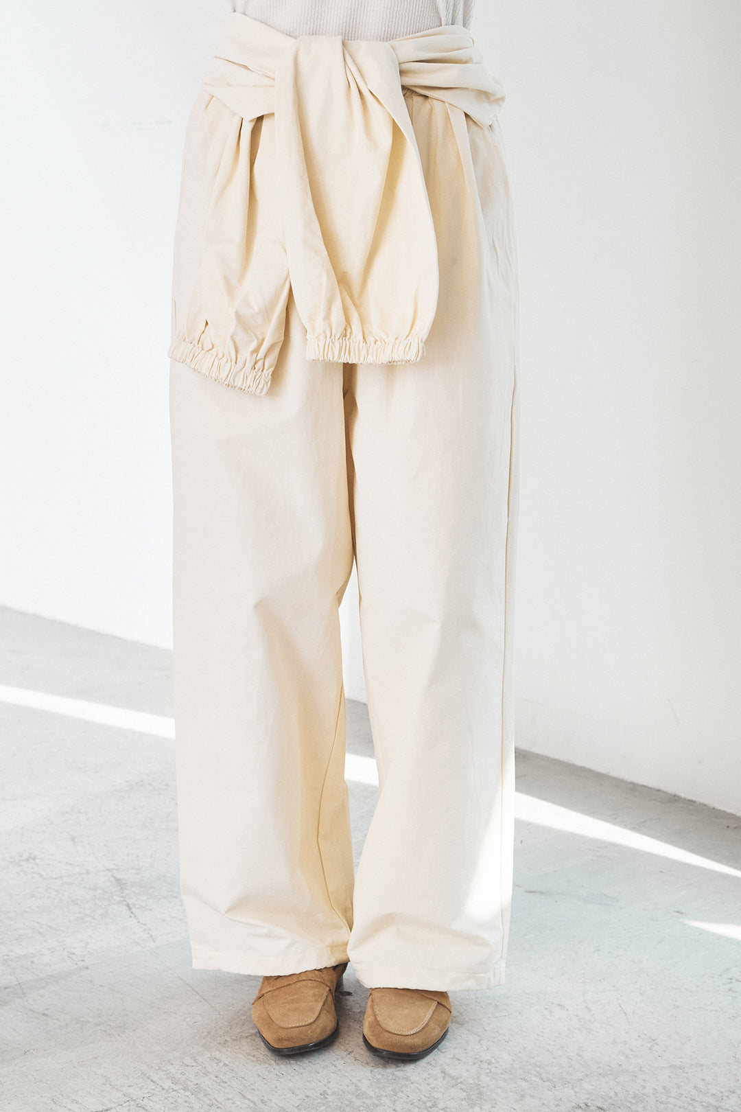 [SET]メッシュフリンジ切り替えプルオーバー+合繊ツイルスタンドウエスト巻きジョガーパンツ(2set)