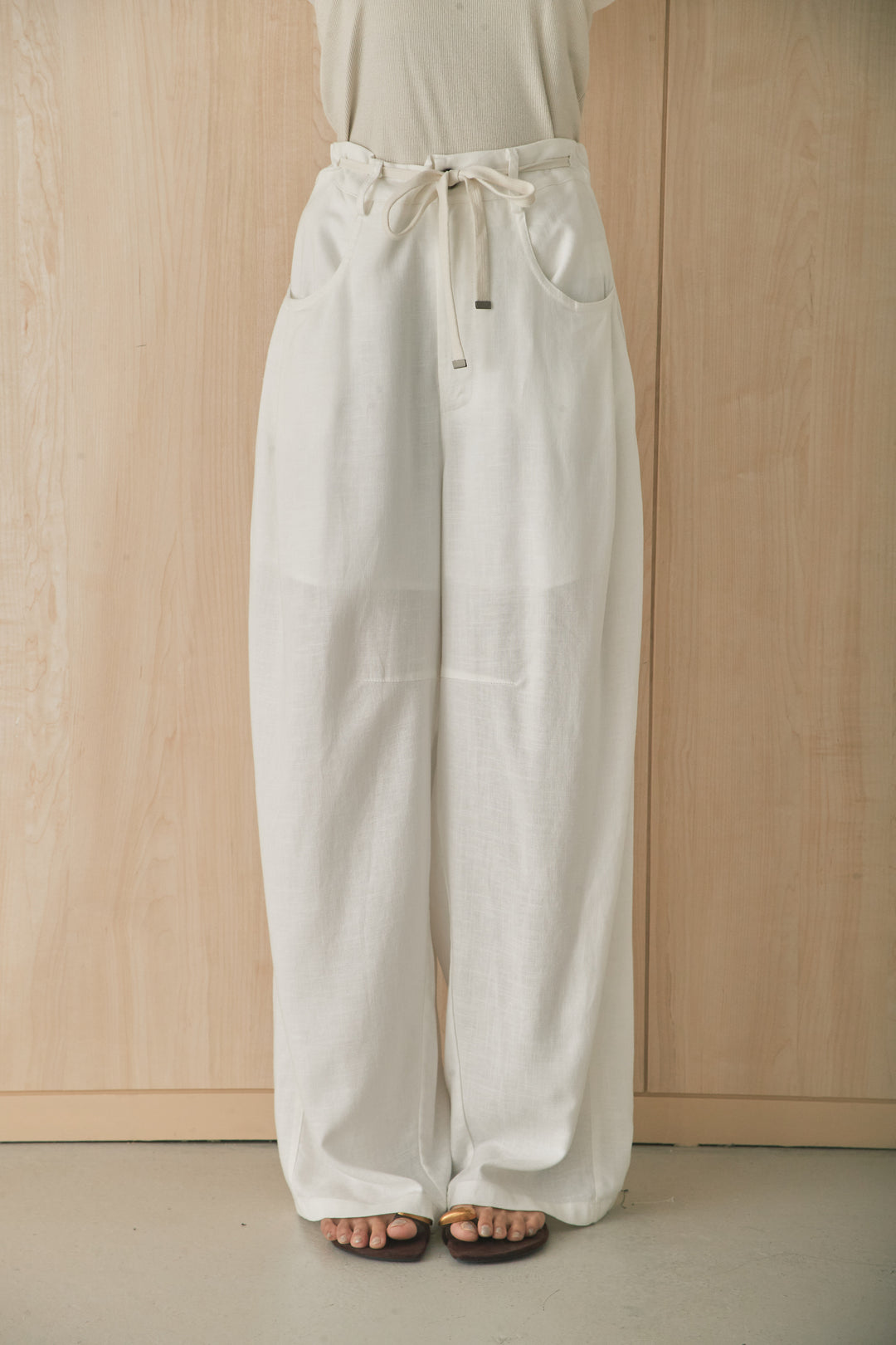 [SET]シアーレース半袖プルオーバー+異素材ベルト付きワイドパンツ(2set)