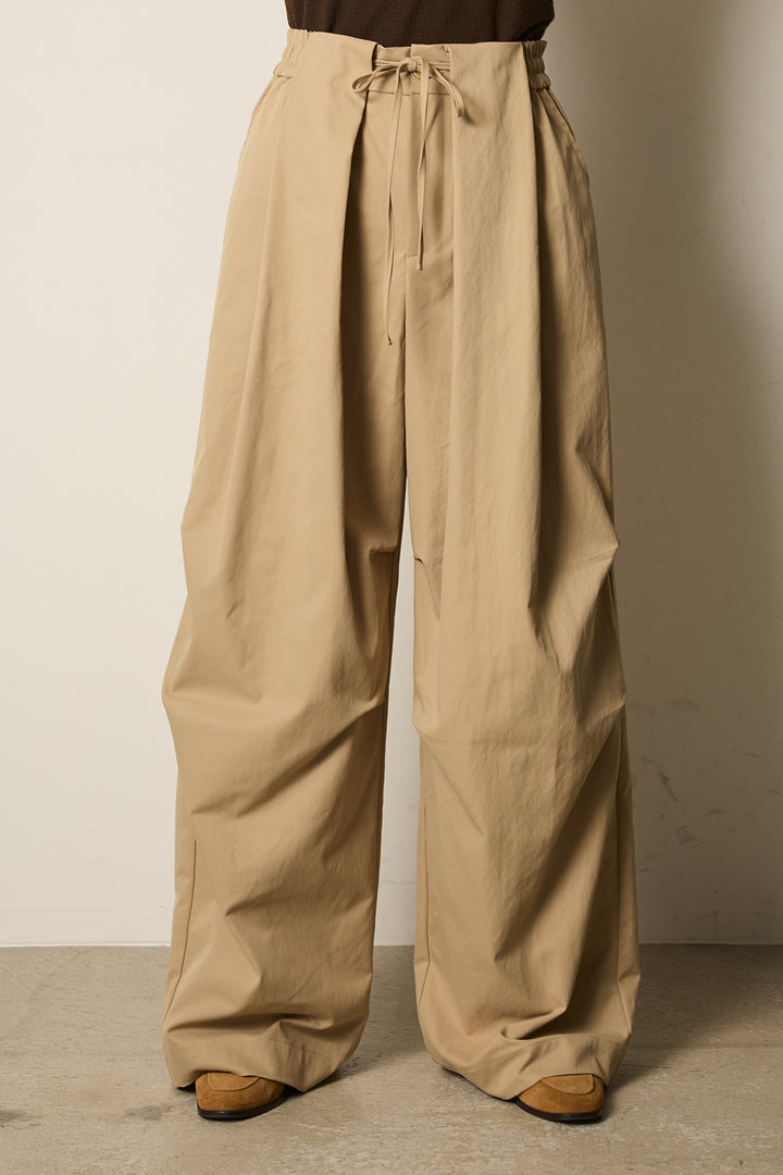 ワイドタック入りパンツ
