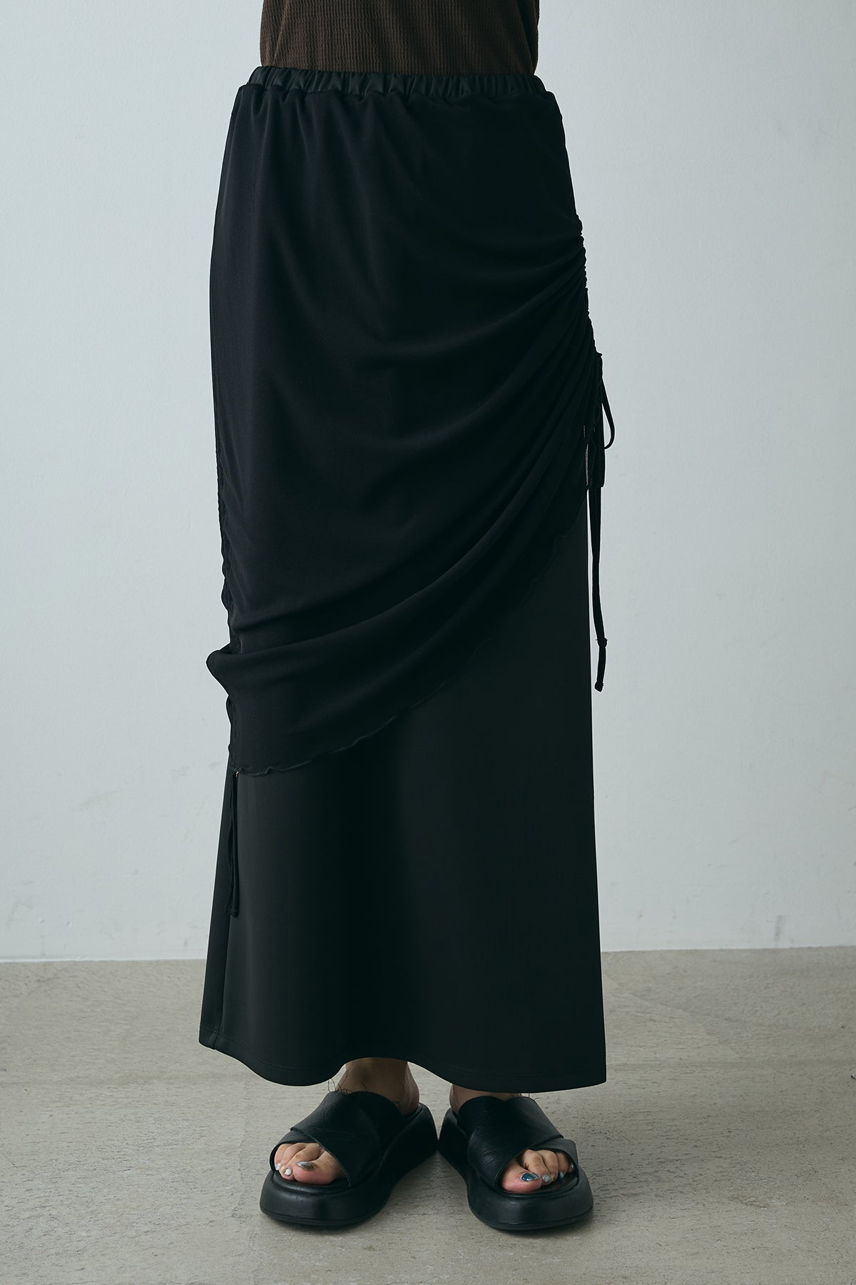 【美品】ESCADA エスカーダ 花柄タイトスカート 黒地 ラメ付き　34 bs0012-1.jpg