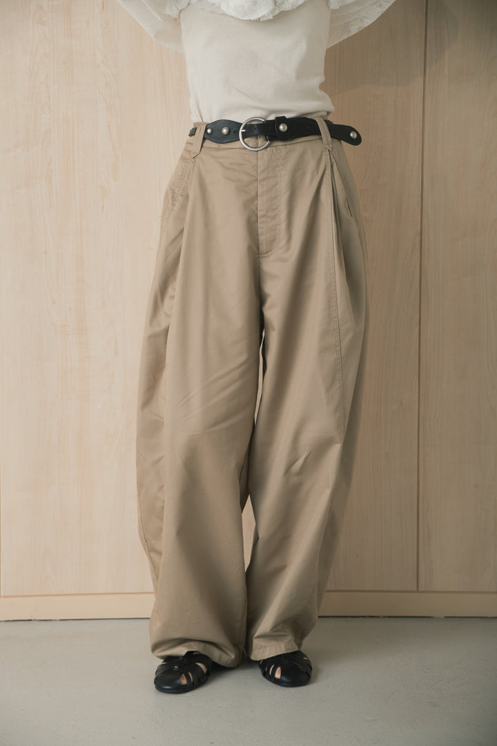 [SET]ネイチャー柄レースノースリブラウス+サークルバックルベルト付きタックワイドパンツ(2set)