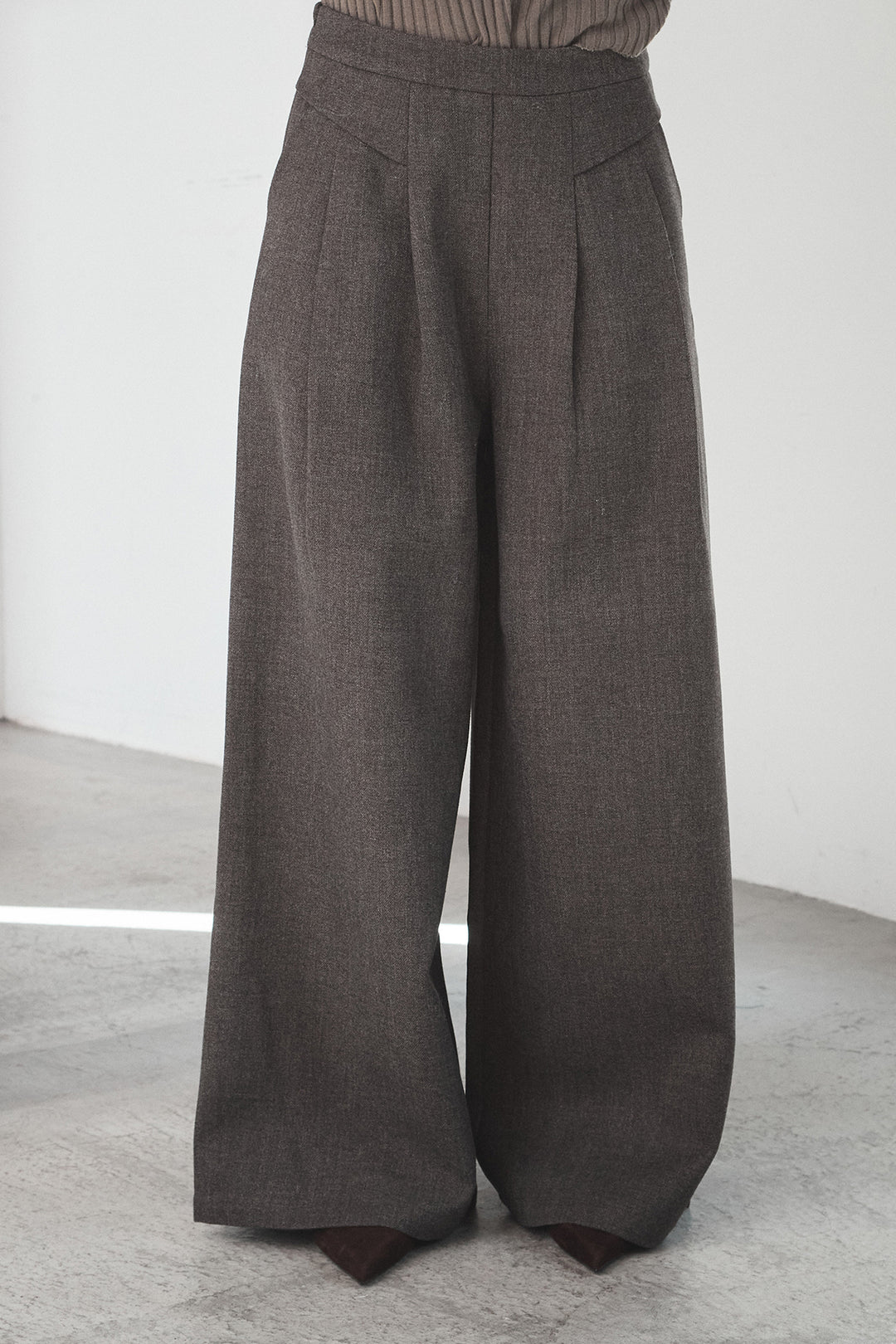 イレギュラータックワイドパンツ