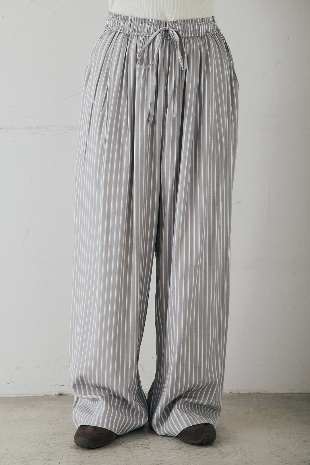レーヨンストライプイージーワイドパンツ