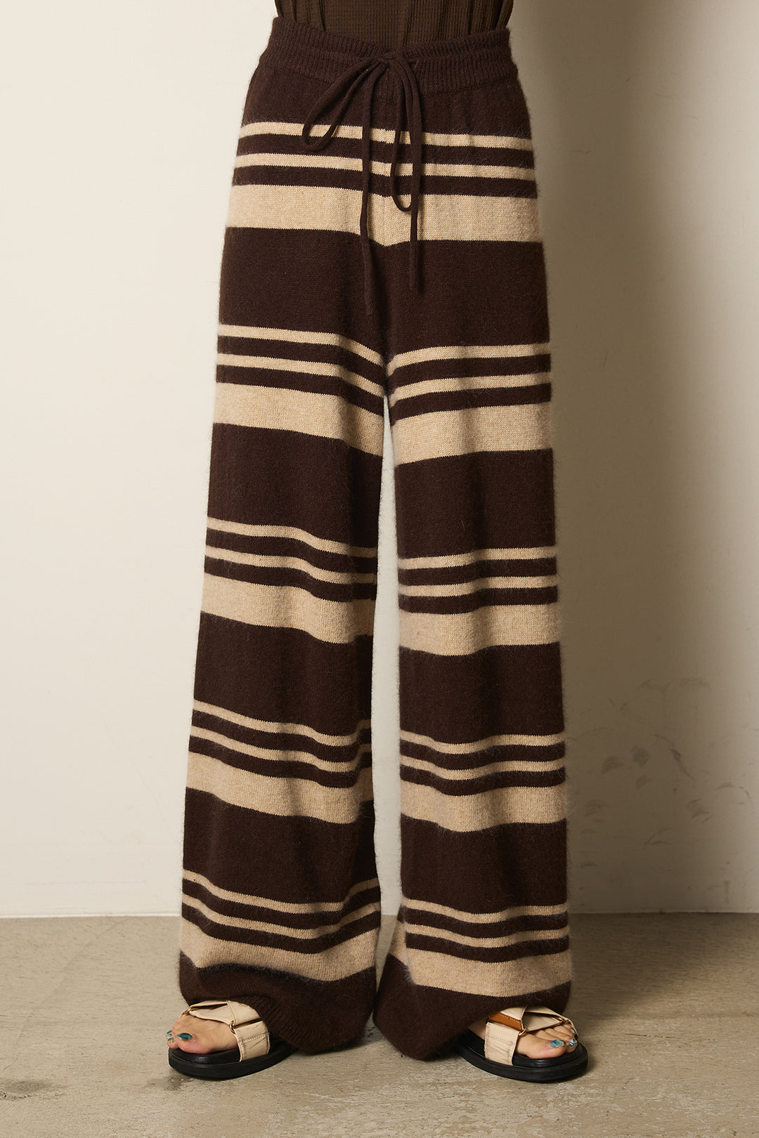 ウエストゴムリラックスニットパンツ