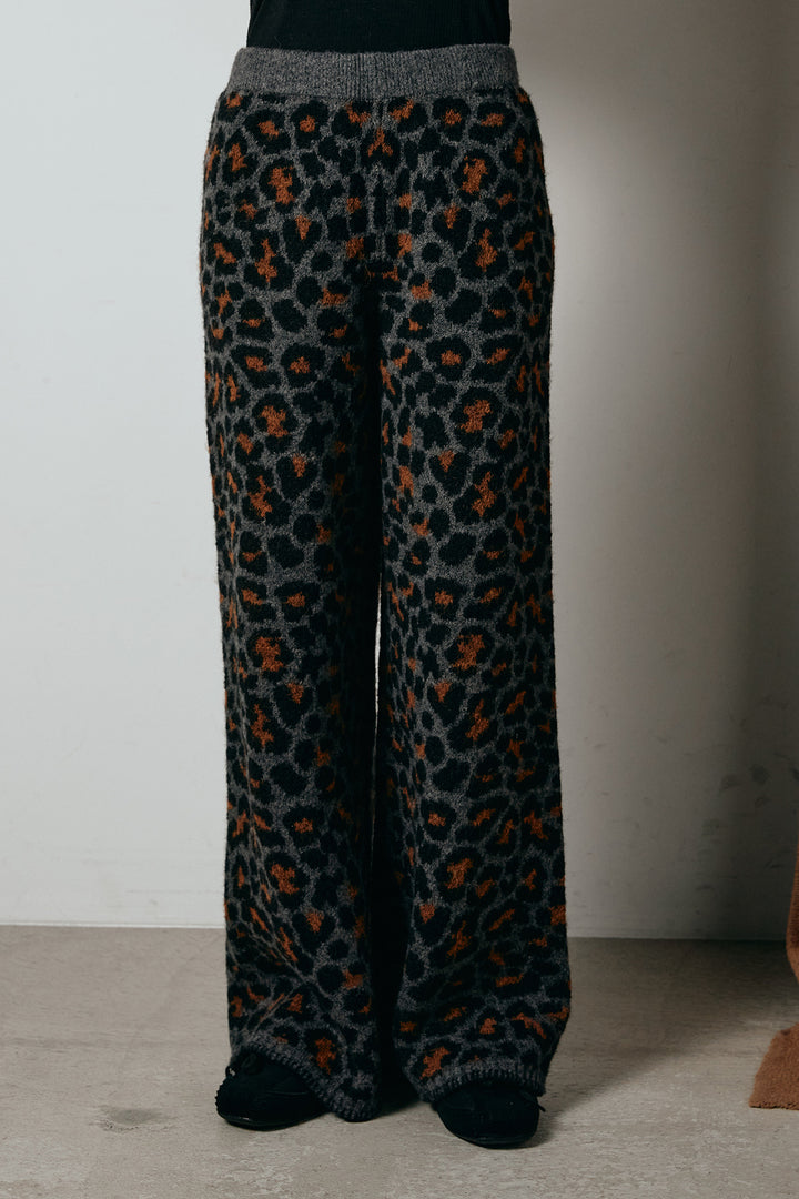 [SET]シャギーカシュクールニットトップス+リラックスレオパード柄ニットパンツ(2set)