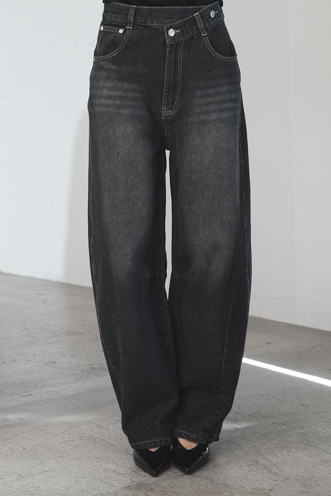 [SET]袖ギャザーデザインブルゾン+レース切り替えキャミソール+デニムアシメカーブパンツ(3set)