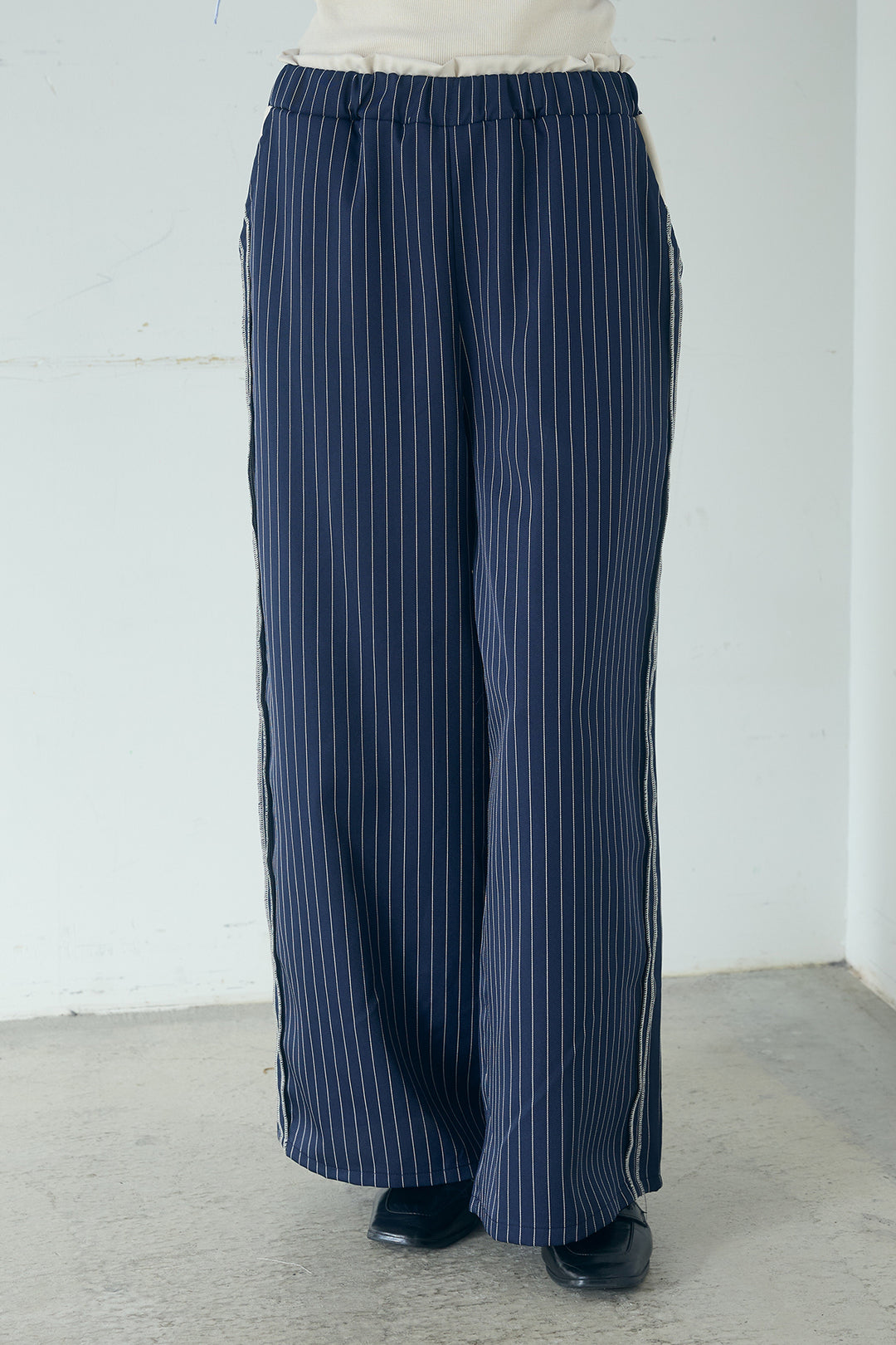 ストライプ柄トラックイージーパンツ