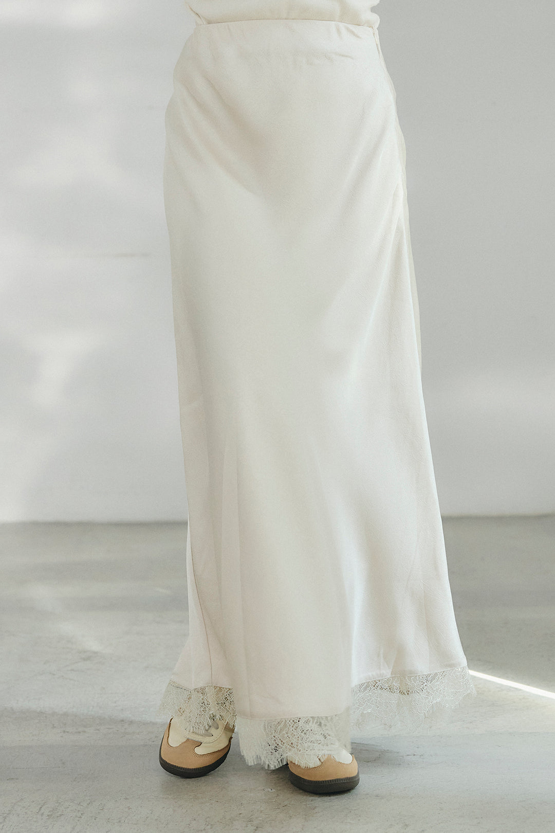 [SET]レースハーフジップアップフーディー+バイアスナローサテンスカート(2set)