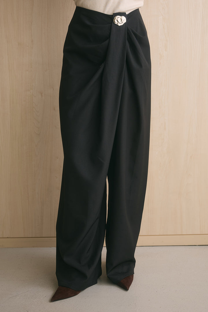 メタルプレートタックワイドパンツ