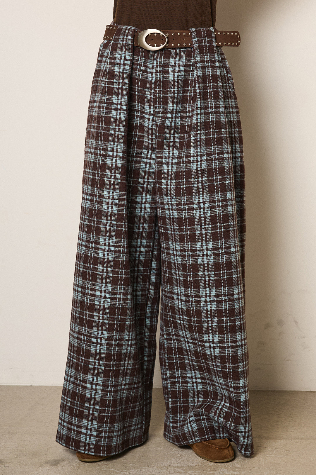 スタッズデザインベルトタータンチェックパンツ