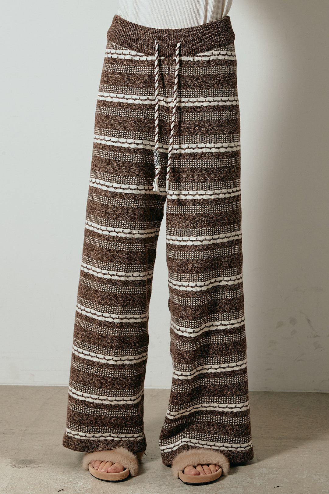 [SET]襟付きコーデュロイポケットシャツ+マルチライン柄リラックスニットパンツ(2set)