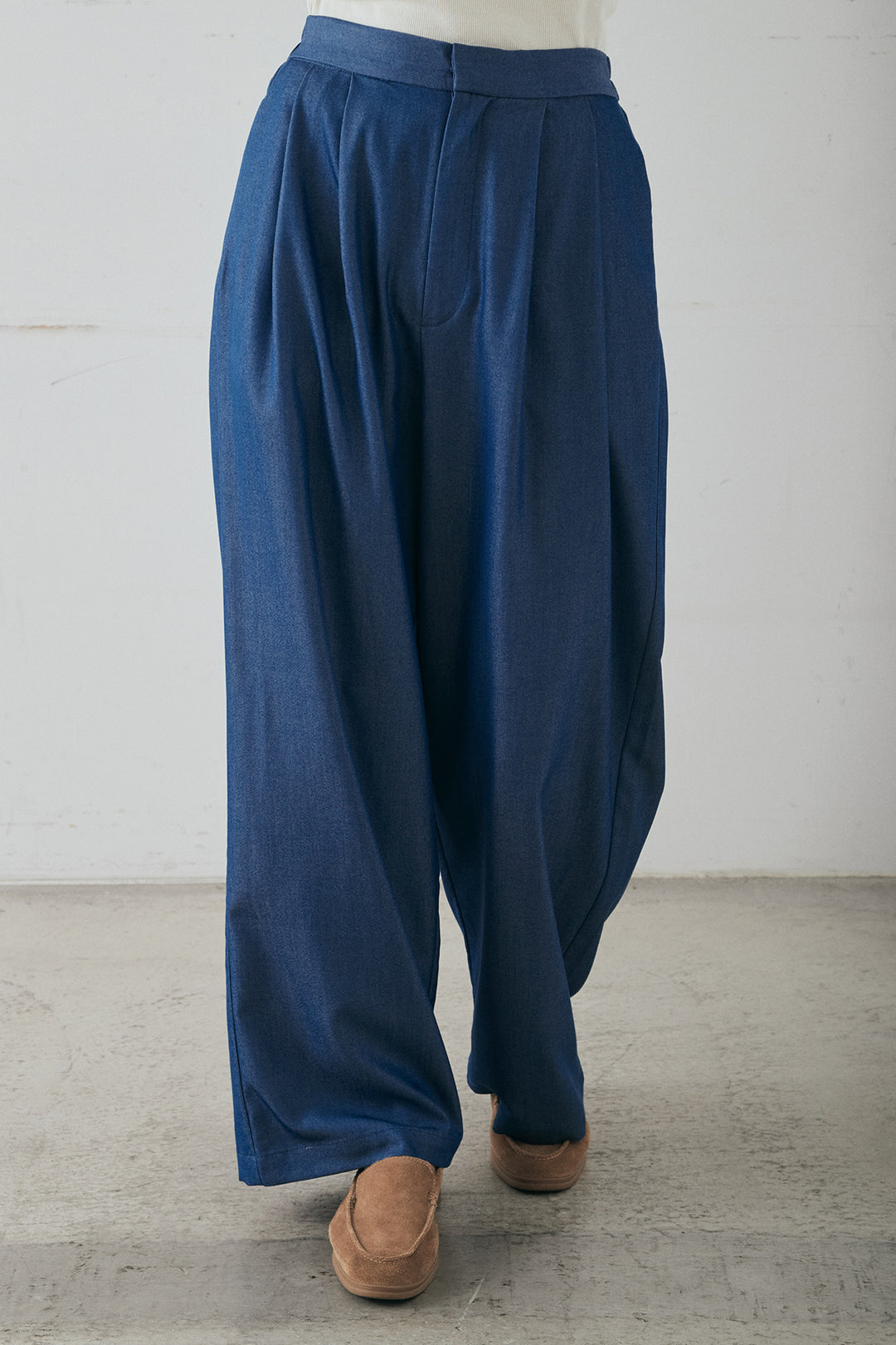 デニムライクツイルタックパンツ