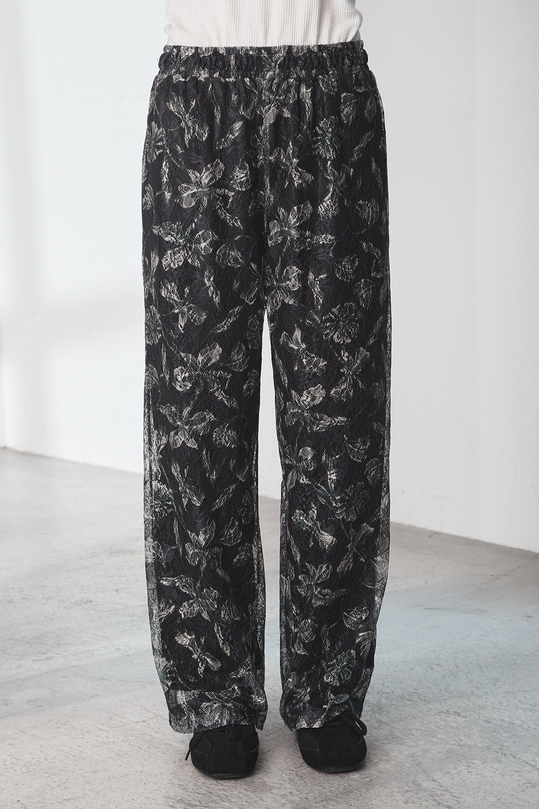 フラワープリントレースパンツ