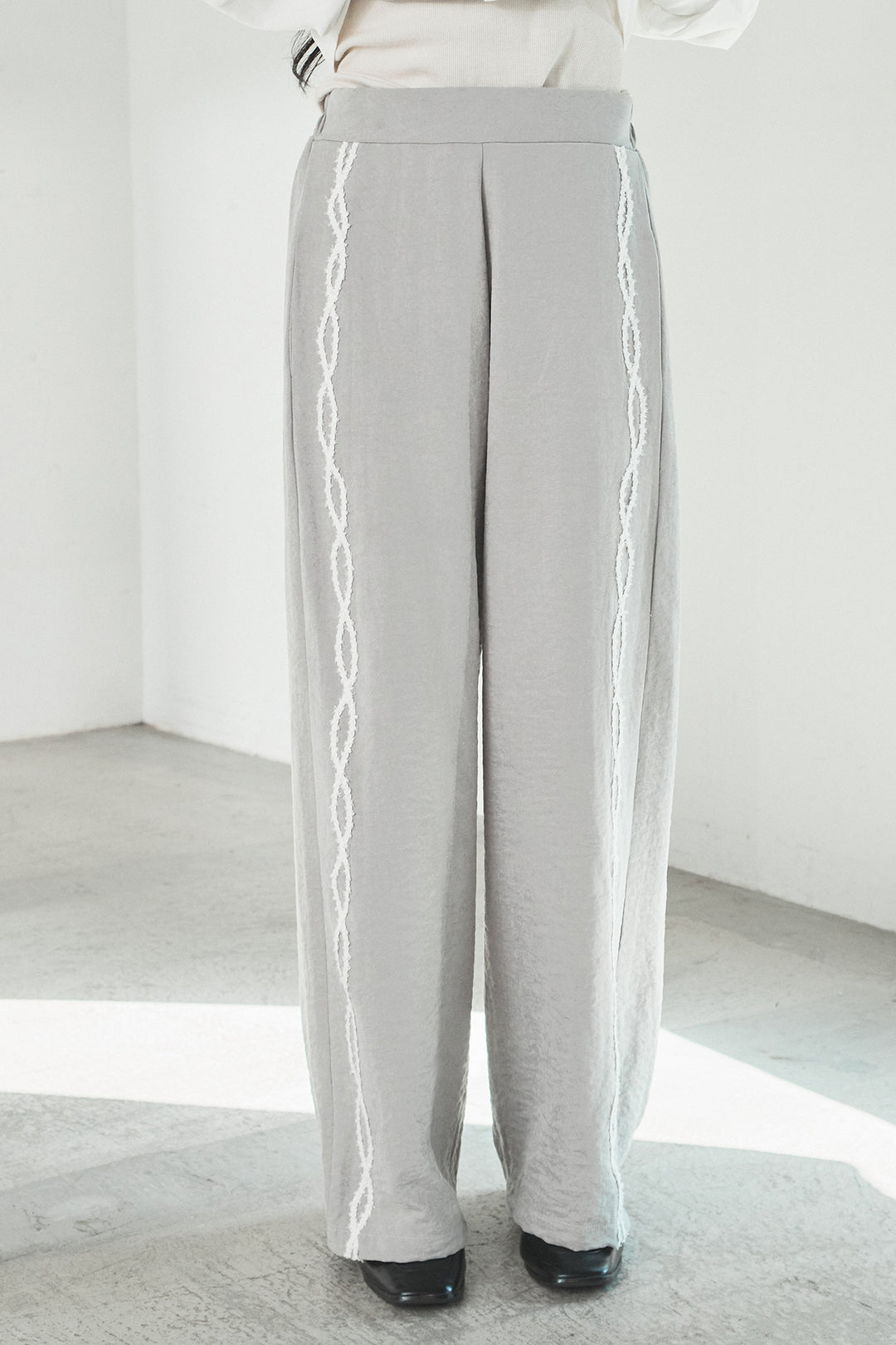 【即納】刺繡テープラインパンツ